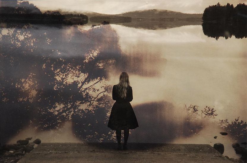 Tyttö rannalla 2009