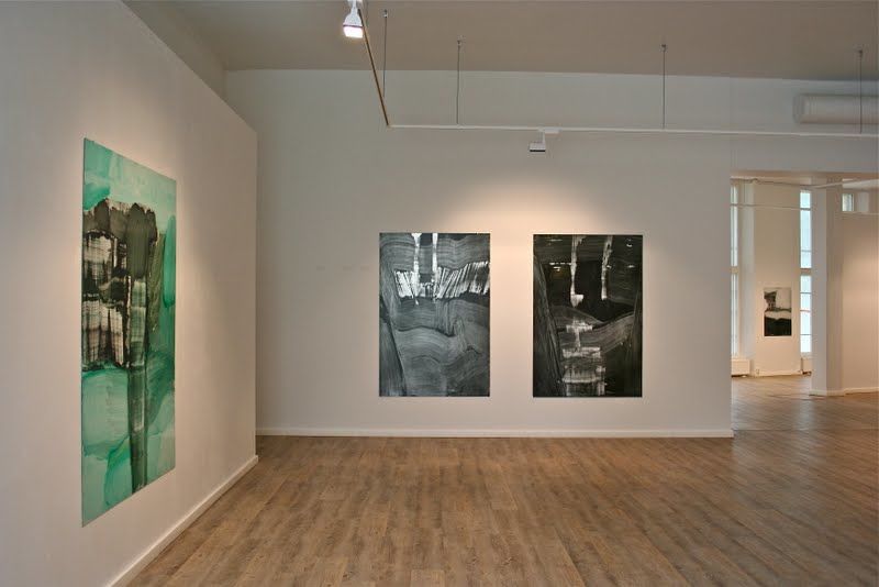 Galleria Maaret Finnberg yleiskuva yksityisnäyttelystä 2010 / öljy alumiinille