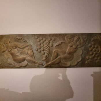 Name of the work: Viinin jumalat pronssinen reliefi  60×240 cm