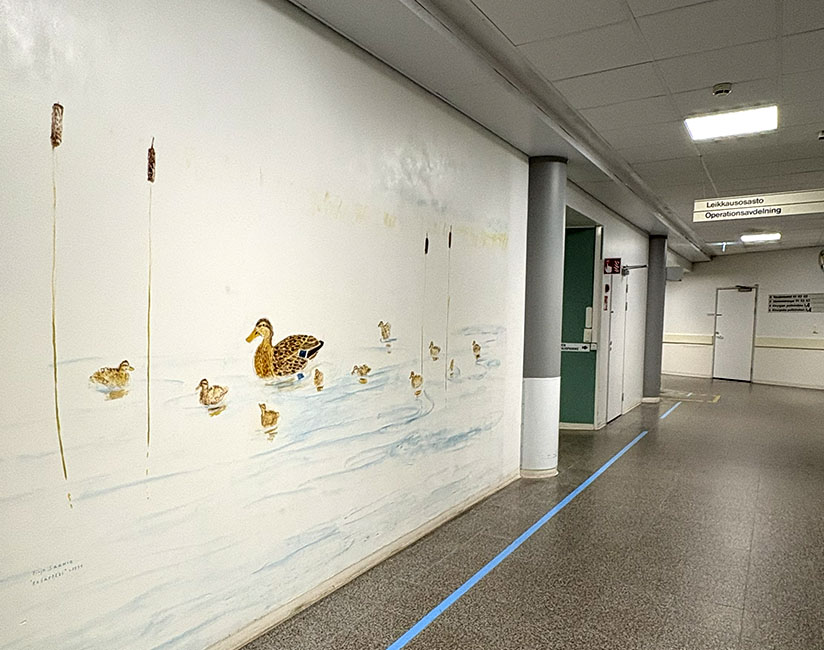 Kesäretki, yksi seinistä