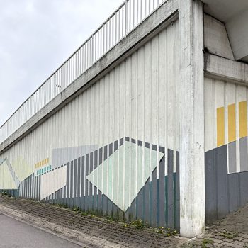 Teoksen nimi: Ruusuvuorenpolun ykk, muuttuva maalaus