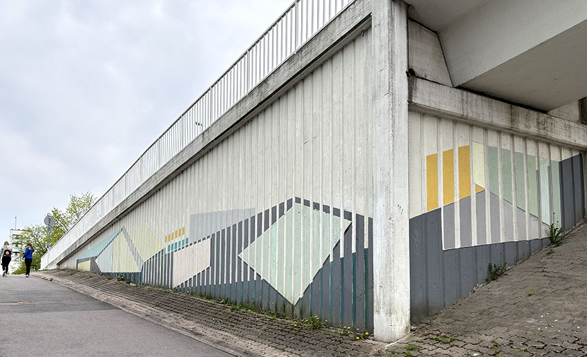 Ruusuvuorenpolun ykk, muuttuva maalaus
