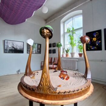 Teoksen nimi: Woman in Times of War 2024