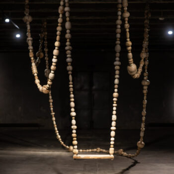 Teoksen nimi: Keinu | Swing