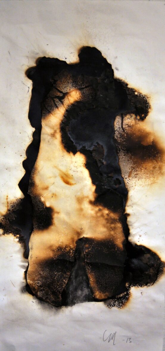 Sarja polttamalla tehtyjä teoksia: ”Varjonsa alla elättää vielä yhtä unta”