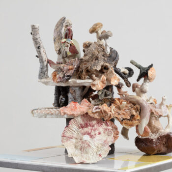 Teoksen nimi: Metsä liikkuu/ Skogen rör på sig