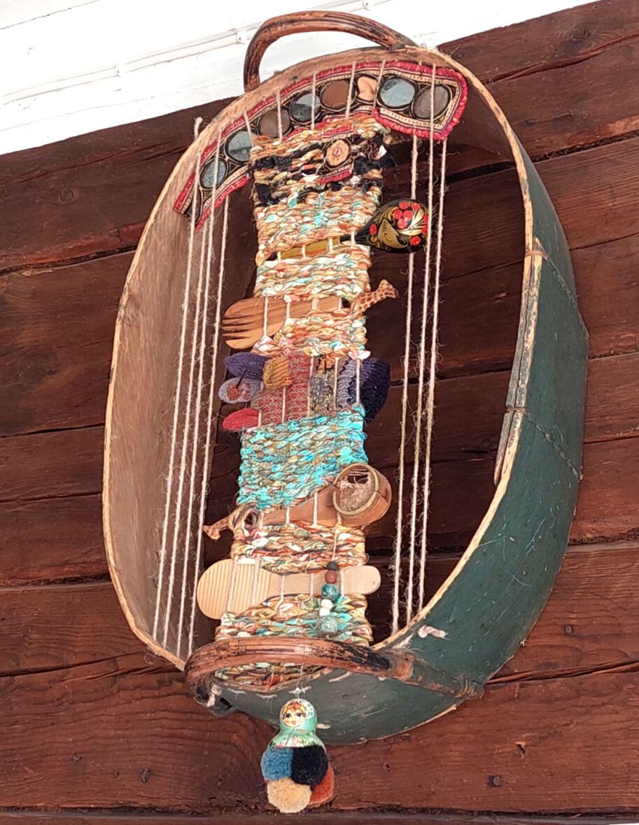 Tilkkutoteemi ( Narrative Textile Selfie )