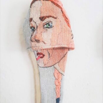 Name of the work: Come and Go, Tervetuloa ja Tervemenoa, installaatio , AJAN ALKEMIA Wiurilan kesän 10-vuotisjuhlavuoden näyttely  2023