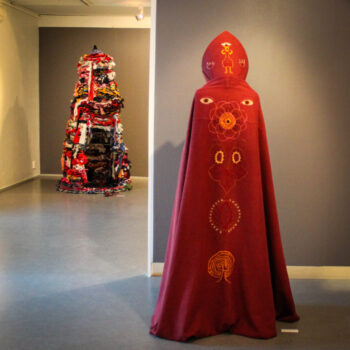 Teoksen nimi: Paavitar: Muutos