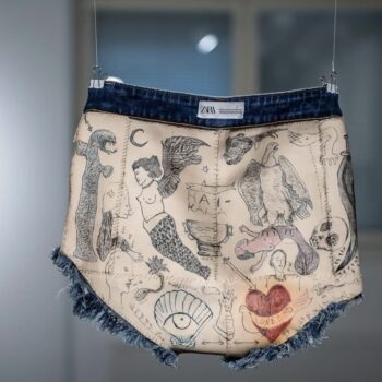 Teoksen nimi: Tattoo girl