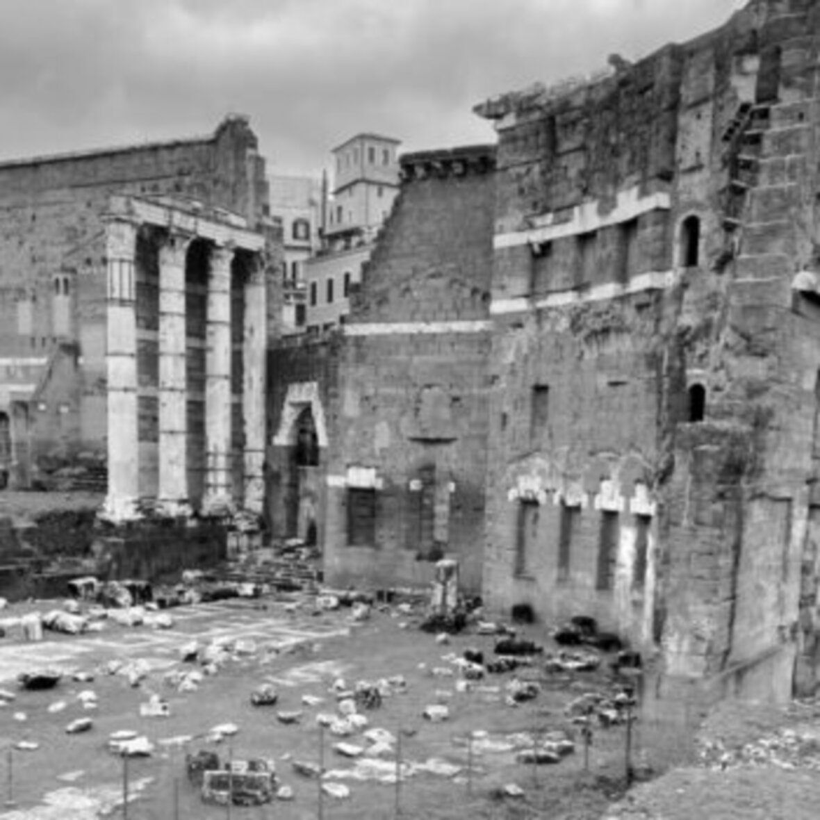 Teoksen nimi: Forum Humanum I