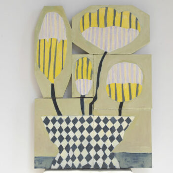 Name of the work: Salmiakkiruutuja maljakossa, keltaiset kukat