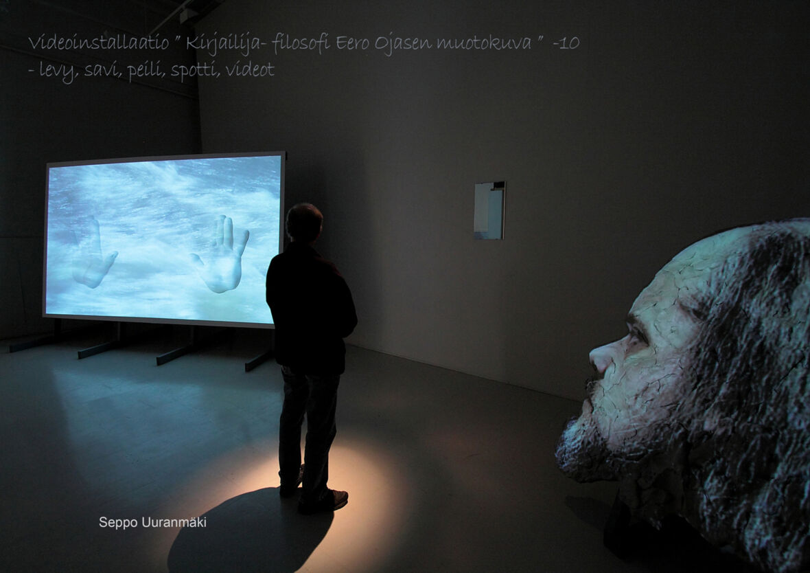 Kirjailija Eero Ojasen muotokuva