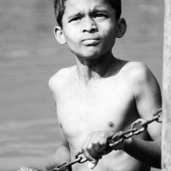 Teoksen nimi: 16. What is he thinking