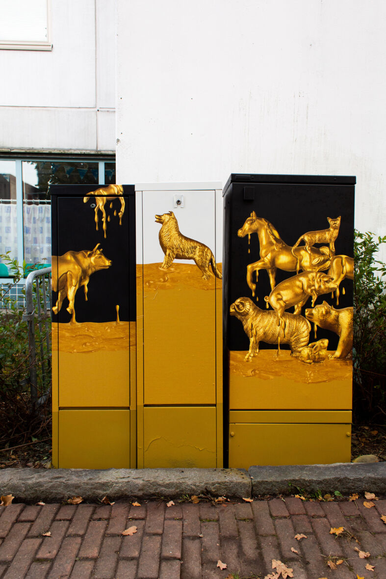 All Walls: Kultaiset / Kuviteltu Malmi