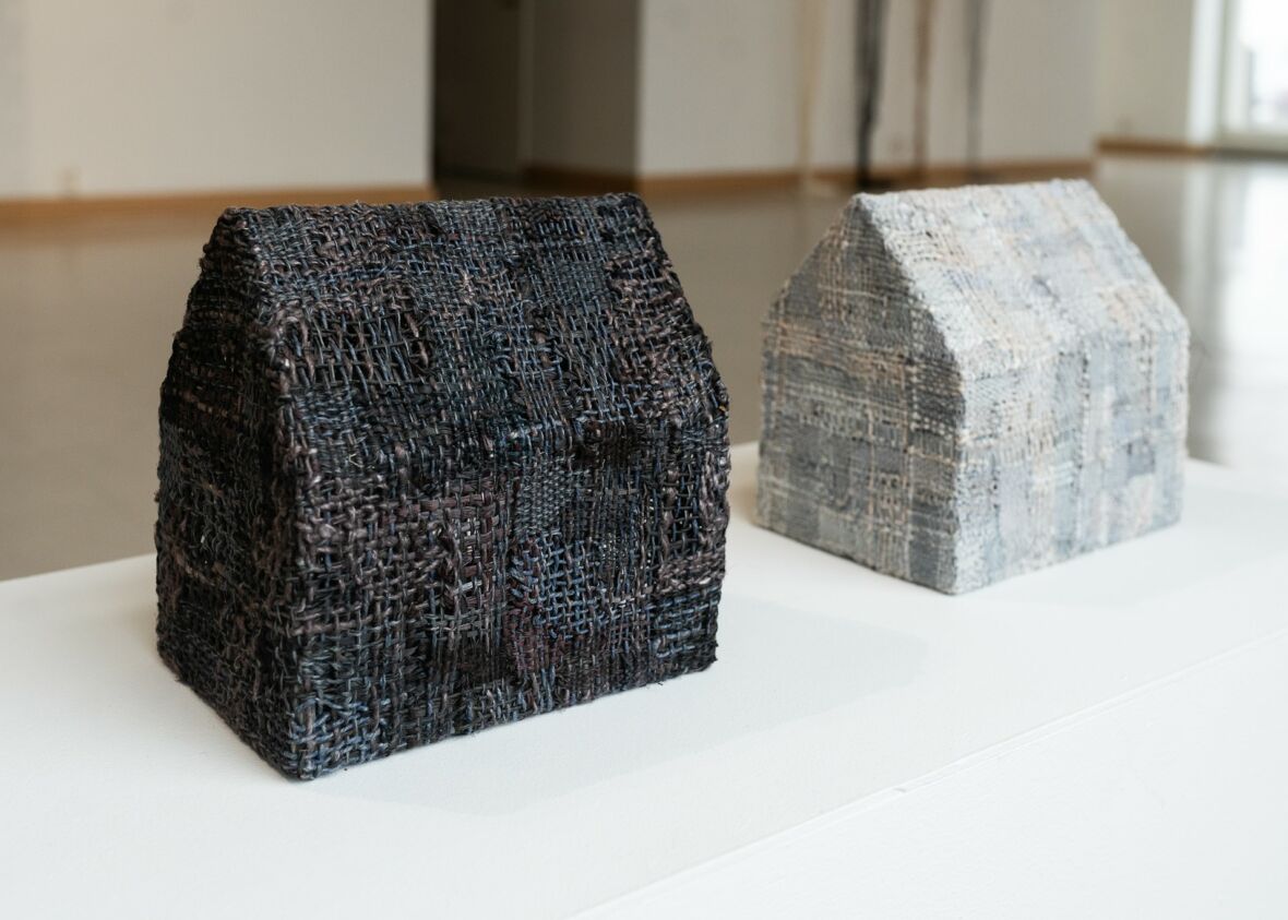 Black house, Light house