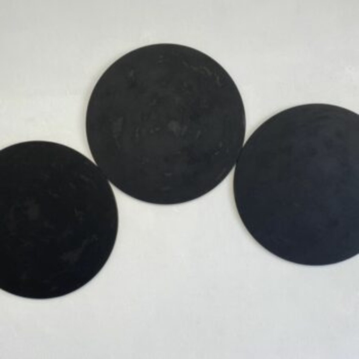 Teoksen nimi: Maailmamme pimenivät