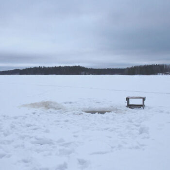 Teoksen nimi: Jää / On Ice