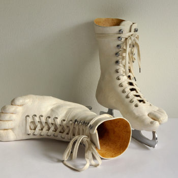Teoksen nimi: Sarjasta Anatomisia kenkiä: Luistimet