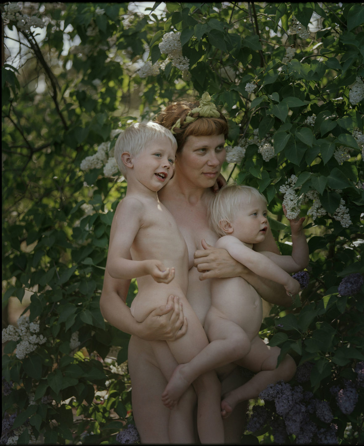 Äidin sylissä, 1998 / In the lap of Mother, 1998