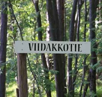 Name of the work: Polkukyltit-yhteisötaideteos ©2012