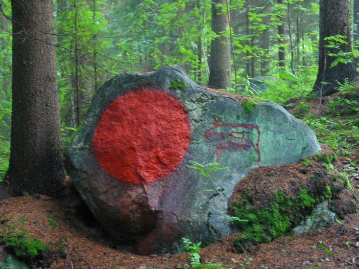 punamultamaalaus kiveen, 2004